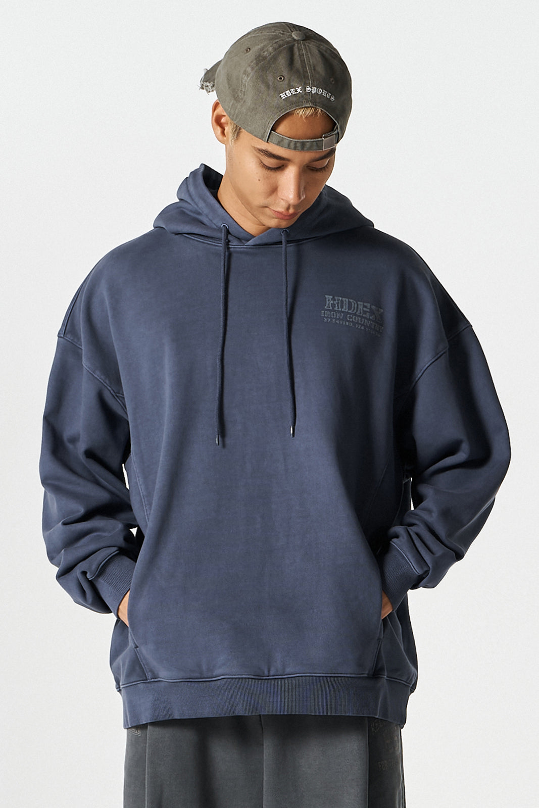 Core Small Logo Pigment Hoodie