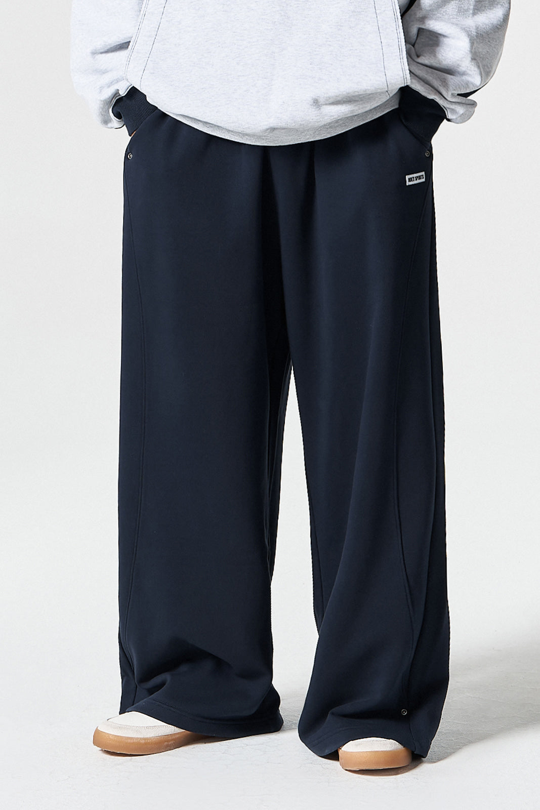Curve Rivet Sweat pants