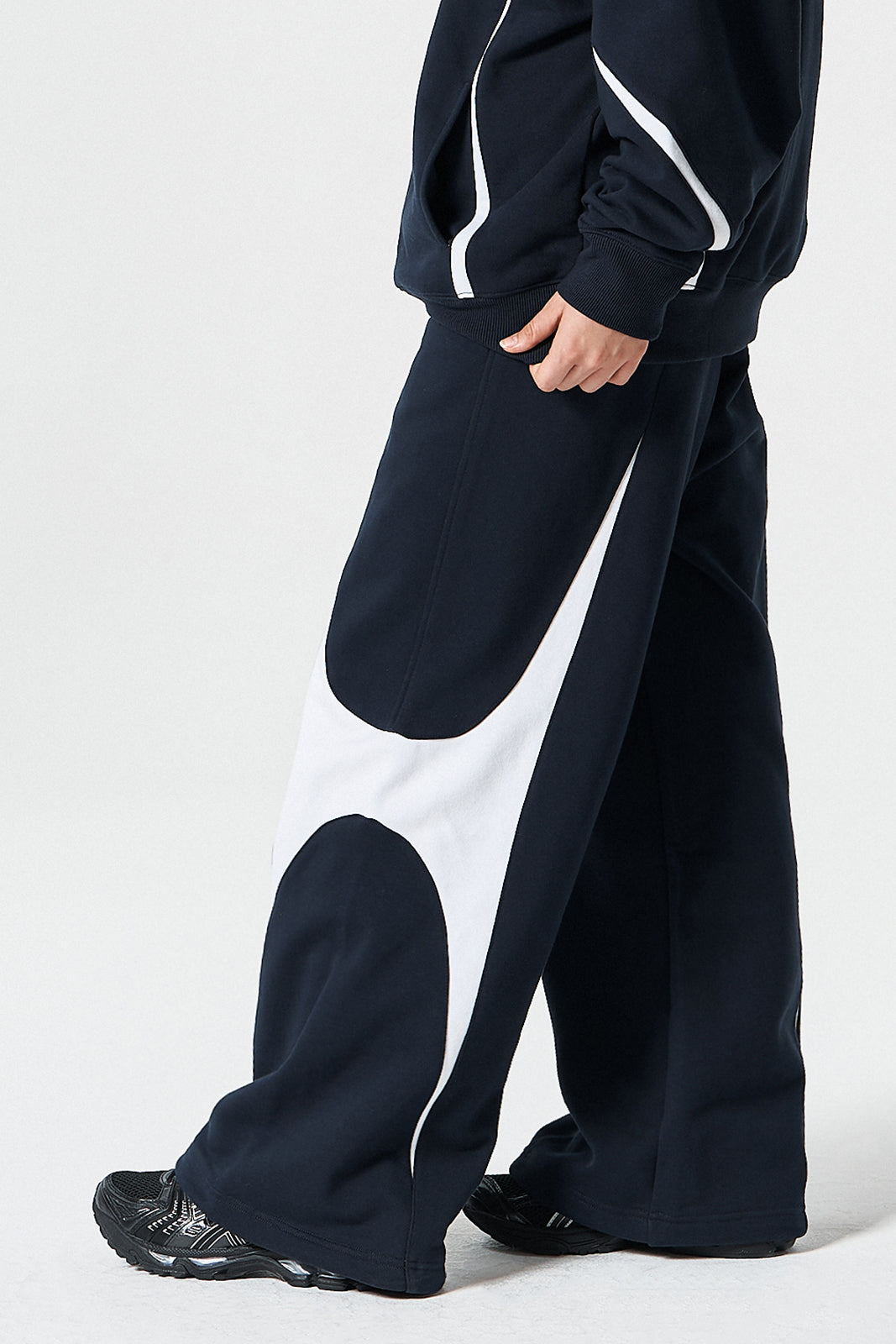 Winged Logo Color Block Sweat pants