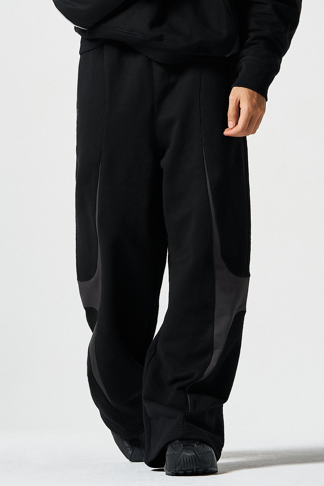 Winged Logo Color Block Sweat pants